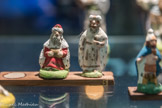 <center>Exposition de crèches en 2017.</center>Planche de trois santons : Roi mage noir, Roi mage âgé à genoux, Roi mage jeune. 1918.
Santonnier : Madame Joseph Guichard