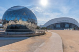 <center>Le stade Vélodrome </center>Le bulbe de la station d'épuration.