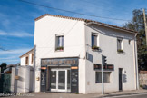 <center>Ancien atelier de cycles et motos.</center>Etienne Rey, né en 1911, tourneur-mécanicien, mais qui tint un magasin de cycle, d’abord impasse du chalet, de 1945 à 1950, puis 130 boulevard de Ste Marguerite de 1950 à 1985. Il fut coureur cycliste en 1ère catégorie, a créé une équipe à Ste Marguerite, a été dirigeant de divers clubs cyclistes (Entente Sportive Sainte Marguerite-Le Cabot-Le Redon), a participé à diverses course, rallyes cyclistes et a fait du vélo jusqu’à 80 ans. Ami de Raoul Rémy, Etienne Rey a eu aussi Marcel Tinazi comme apprenti, avant que celui-ci ne gagne ses galons de coureur sur route.