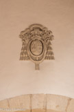 <center>Eglise de Sainte Marguerite.</center>Bas-côté droit. Les armoiries de Mgr Eugène de Mazenod, évêque de Marseille de 1837 à 1861.